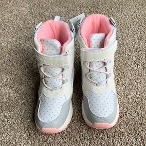 Carter’s Snow Boots Girls Size 3 Youth